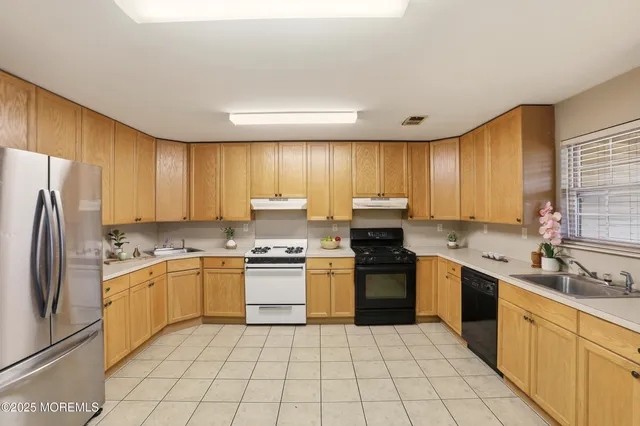 $629,000 | 129 Liverpool Court, Lakewood, NJ 08701