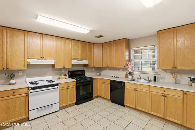 $629,000 | 129 Liverpool Court, Lakewood, NJ 08701