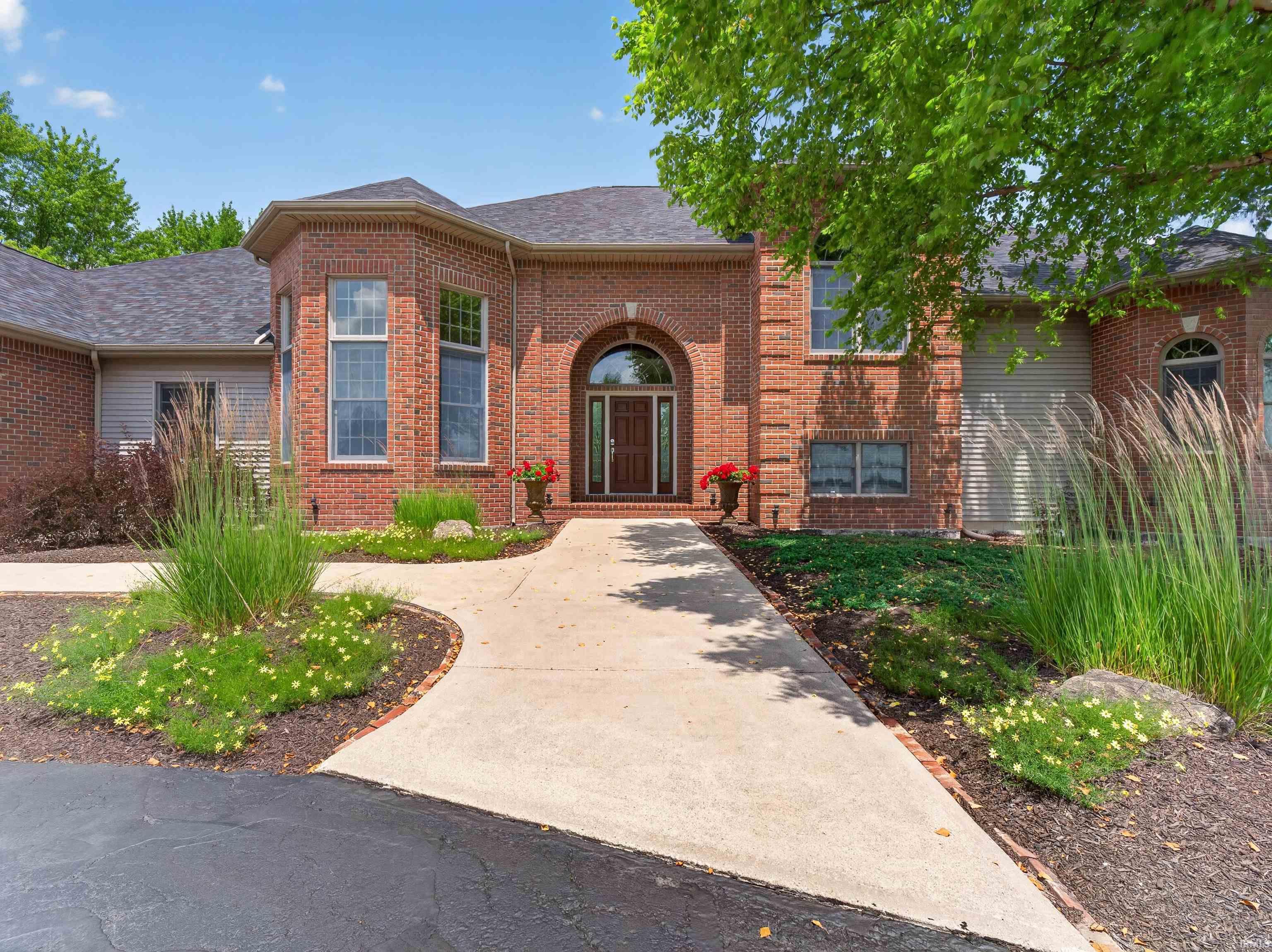 12223 Leo Road Fort Wayne, IN 46845 - Photo 3 of 50