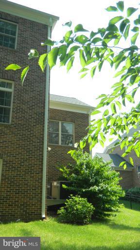 7104 Granberry Way Springfield, VA 22151 - Photo 6 of 10 Exterior (Rear)
