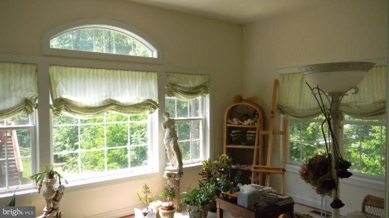 7104 Granberry Way Springfield, VA 22151 - Photo 8 of 10 Family Room