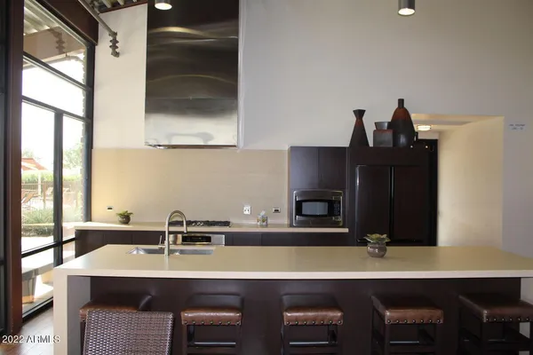 $719,900 | 2430 East Hazeltine Way, Gilbert, AZ 85298