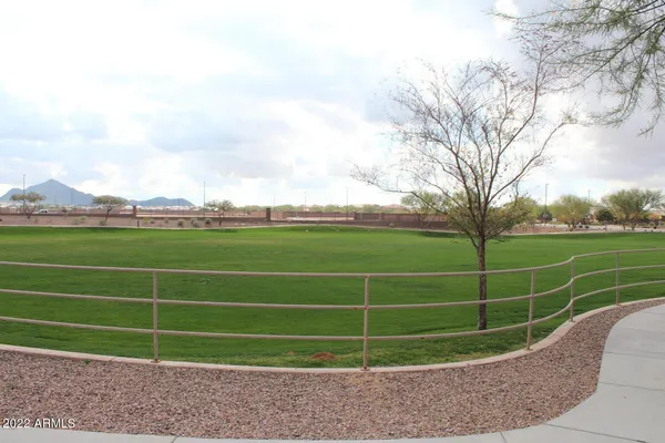 $719,900 | 2430 East Hazeltine Way, Gilbert, AZ 85298