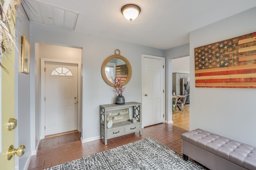 183 Judge Cushing Road Scituate, MA 02066 - Photo 7 of 41 Gallery Image 7