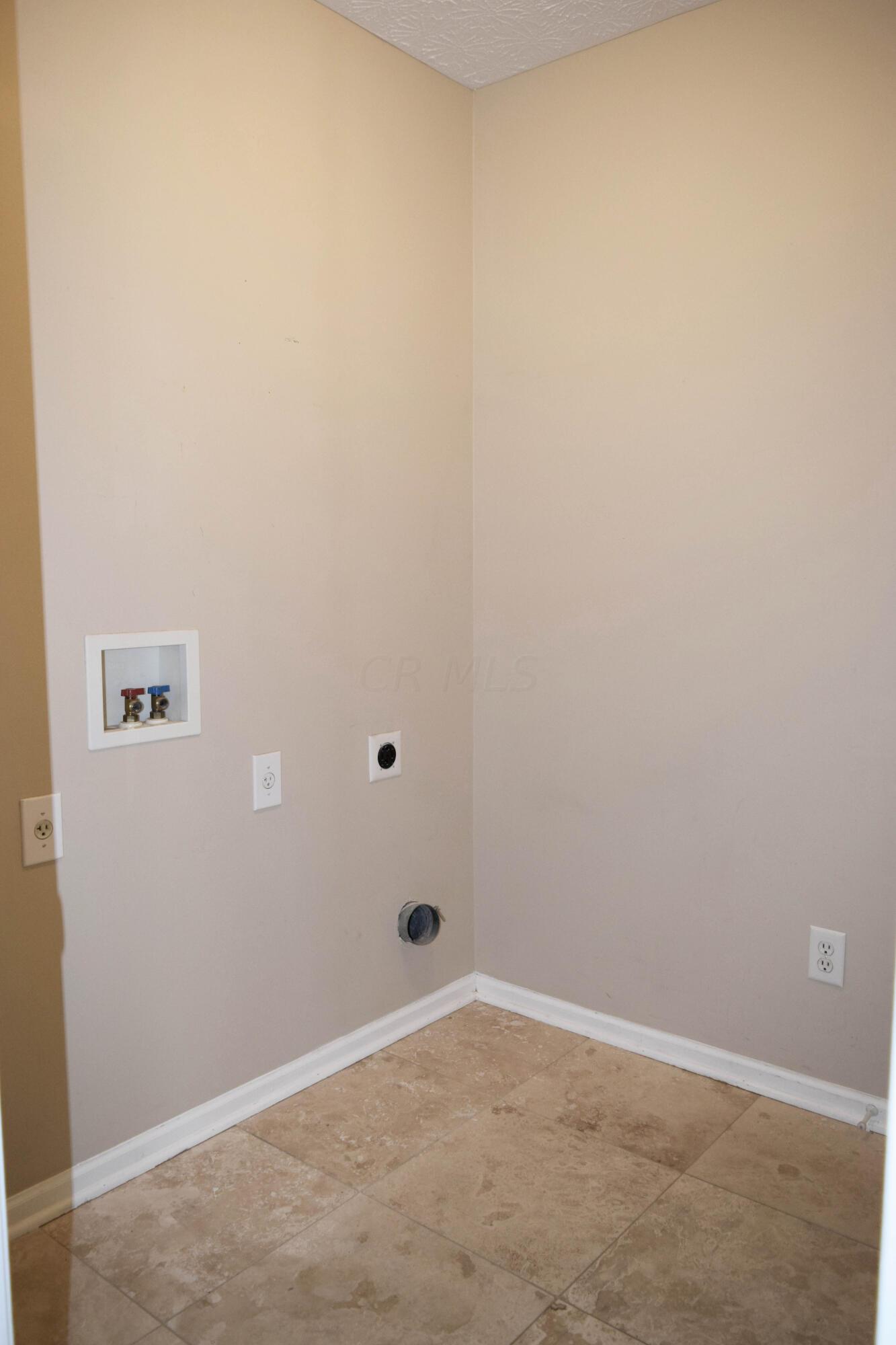 312 Holly Grove Road Lewis Center, OH 43035 - Photo 11 of 32 10-1stFlr Laundry Rm