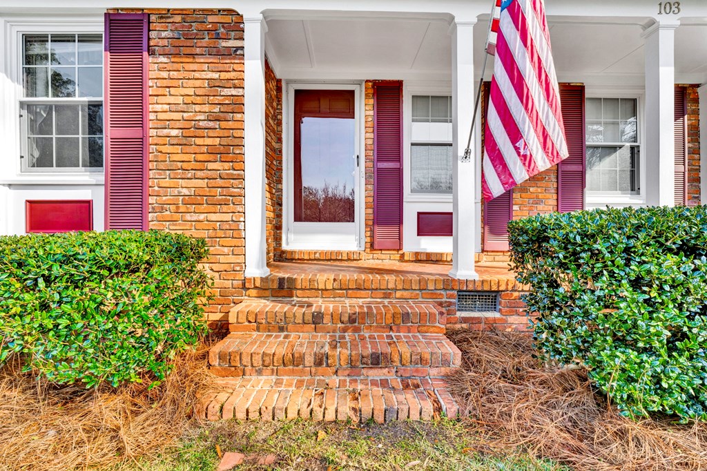 103 Hunting Road Greenwood, SC 29646 - Photo 3 of 48 Gallery Image 3