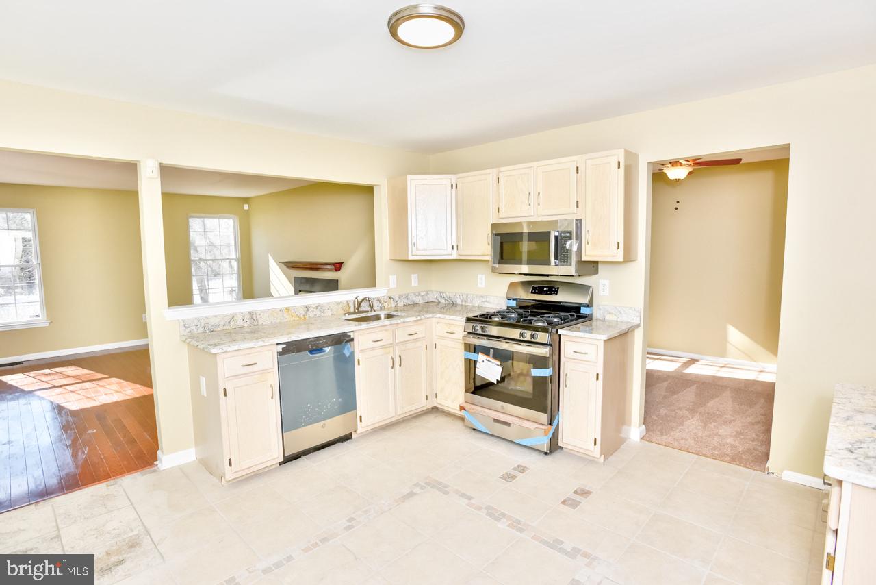 146 Hayes Mill Road Atco, NJ 08004 - Photo 5 of 44