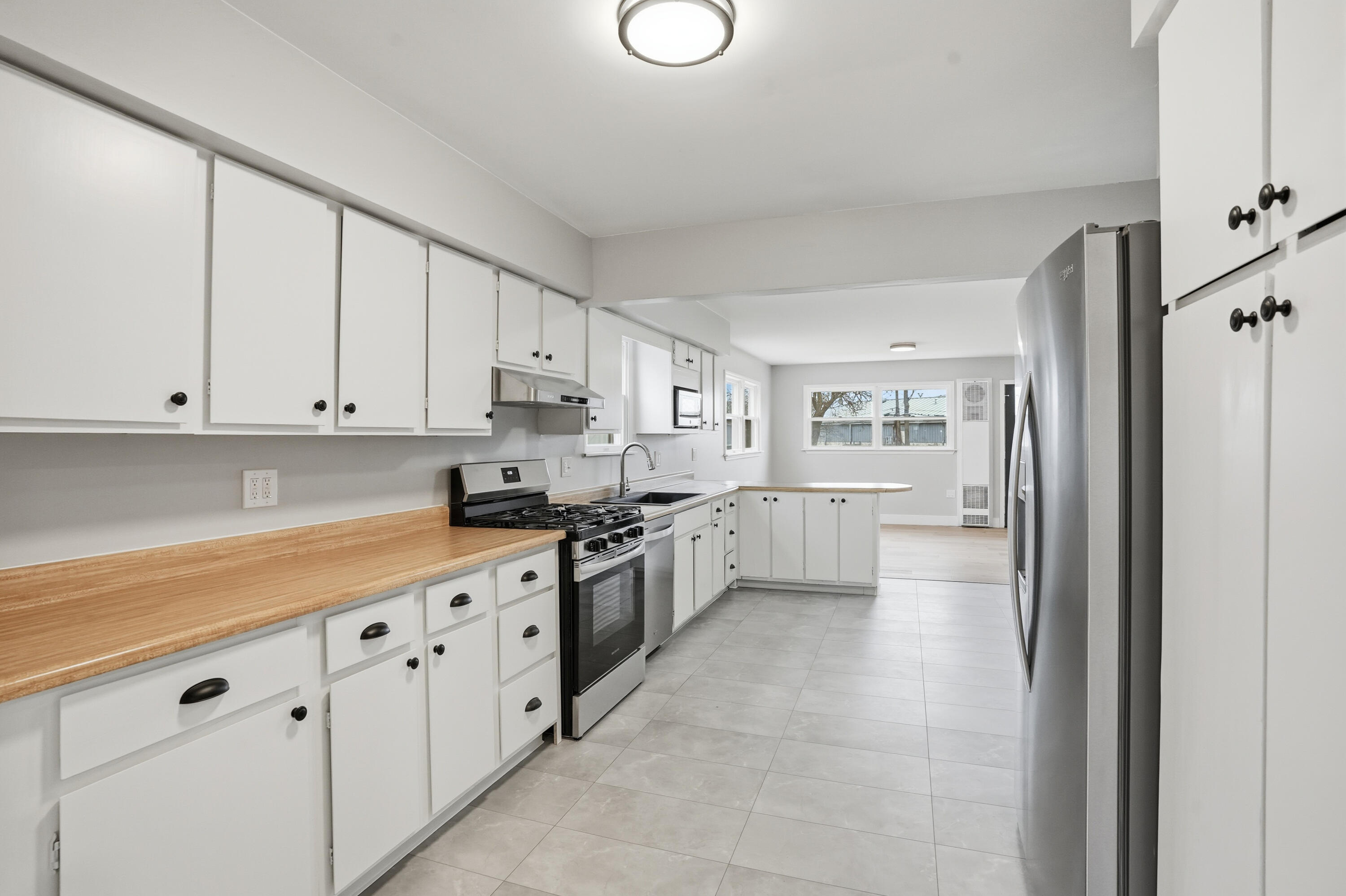 1101 Sycamore Street Crown Point, IN 46307 - Photo 11 of 33 3000x1999