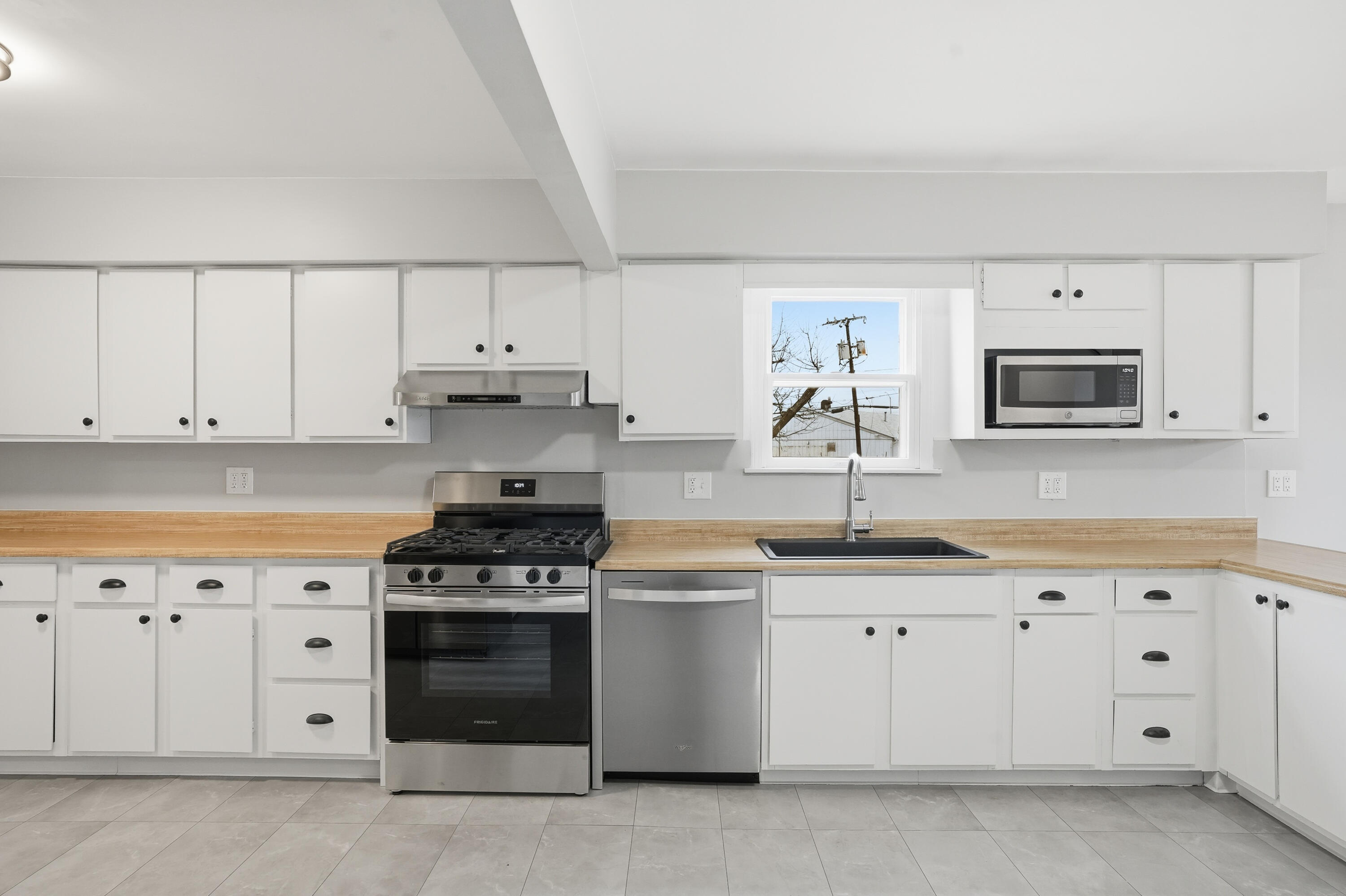 1101 Sycamore Street Crown Point, IN 46307 - Photo 14 of 33 3000x1998