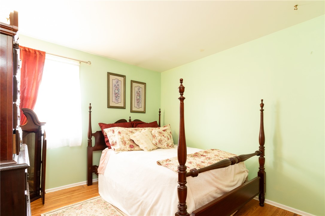 208 Eileen Drive Greece, NY 14616 - Photo 10 of 15 2nd Bedroom