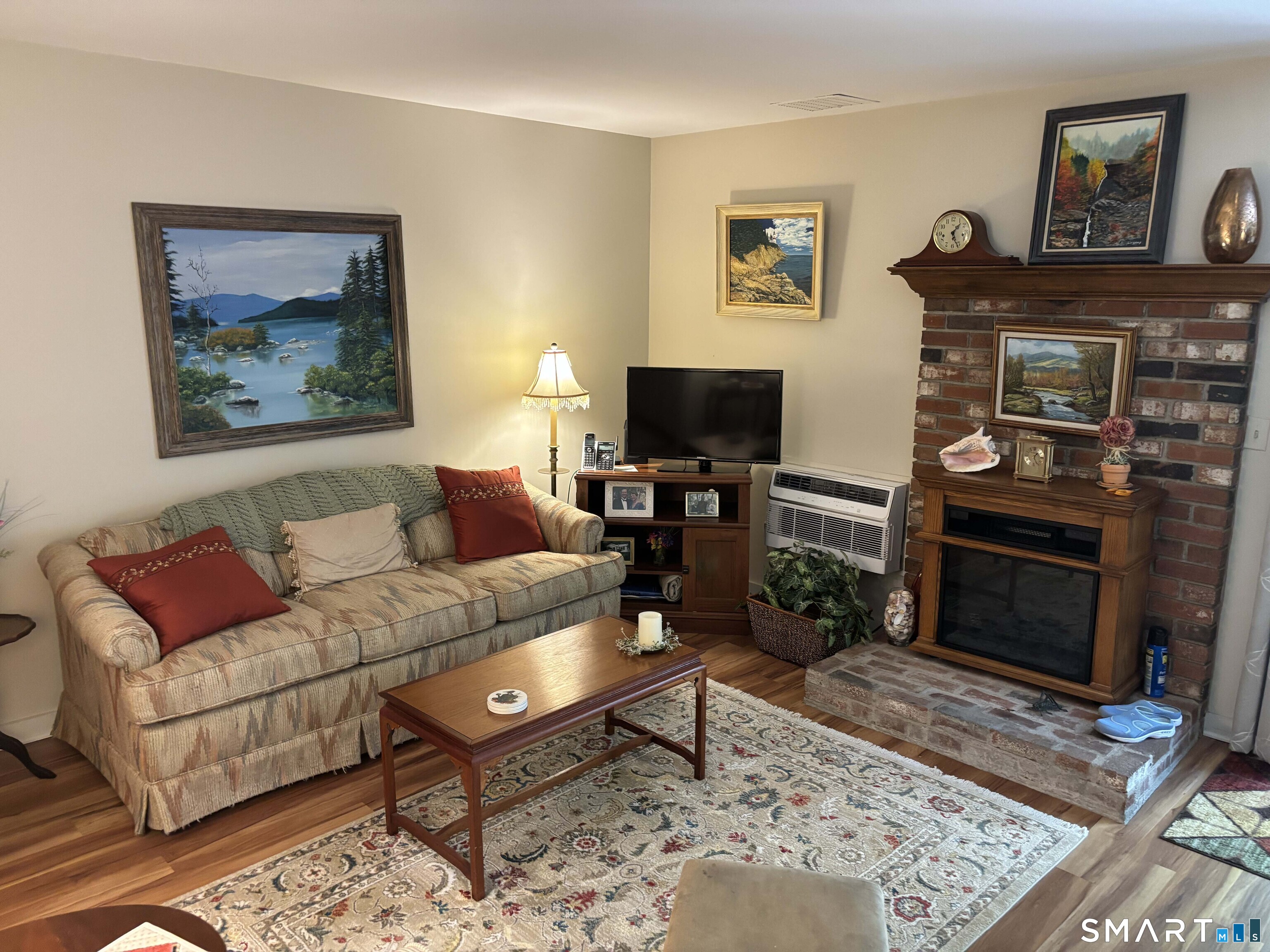 391 Main Street, Unit 308 Deep River, CT 06417 - Photo 11 of 29 Spacious Living Room.