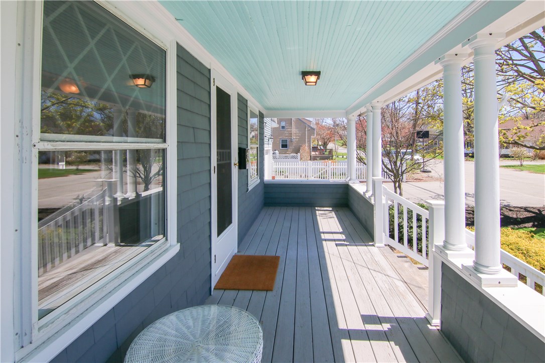 37 Beach Road Bristol, RI 02809 - Photo 2 of 40