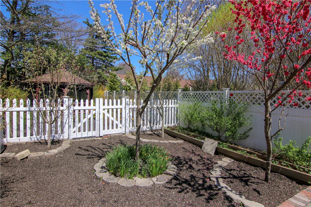 37 Beach Road Bristol, RI 02809 - Photo 36 of 40
