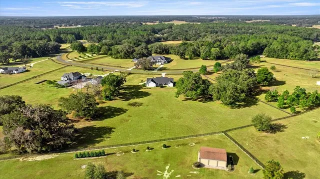 $1,249,900 | 10561 Northeast 104th Circle, Oxford, FL 34484