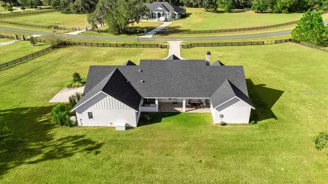 $1,249,900 | 10561 Northeast 104th Circle, Oxford, FL 34484