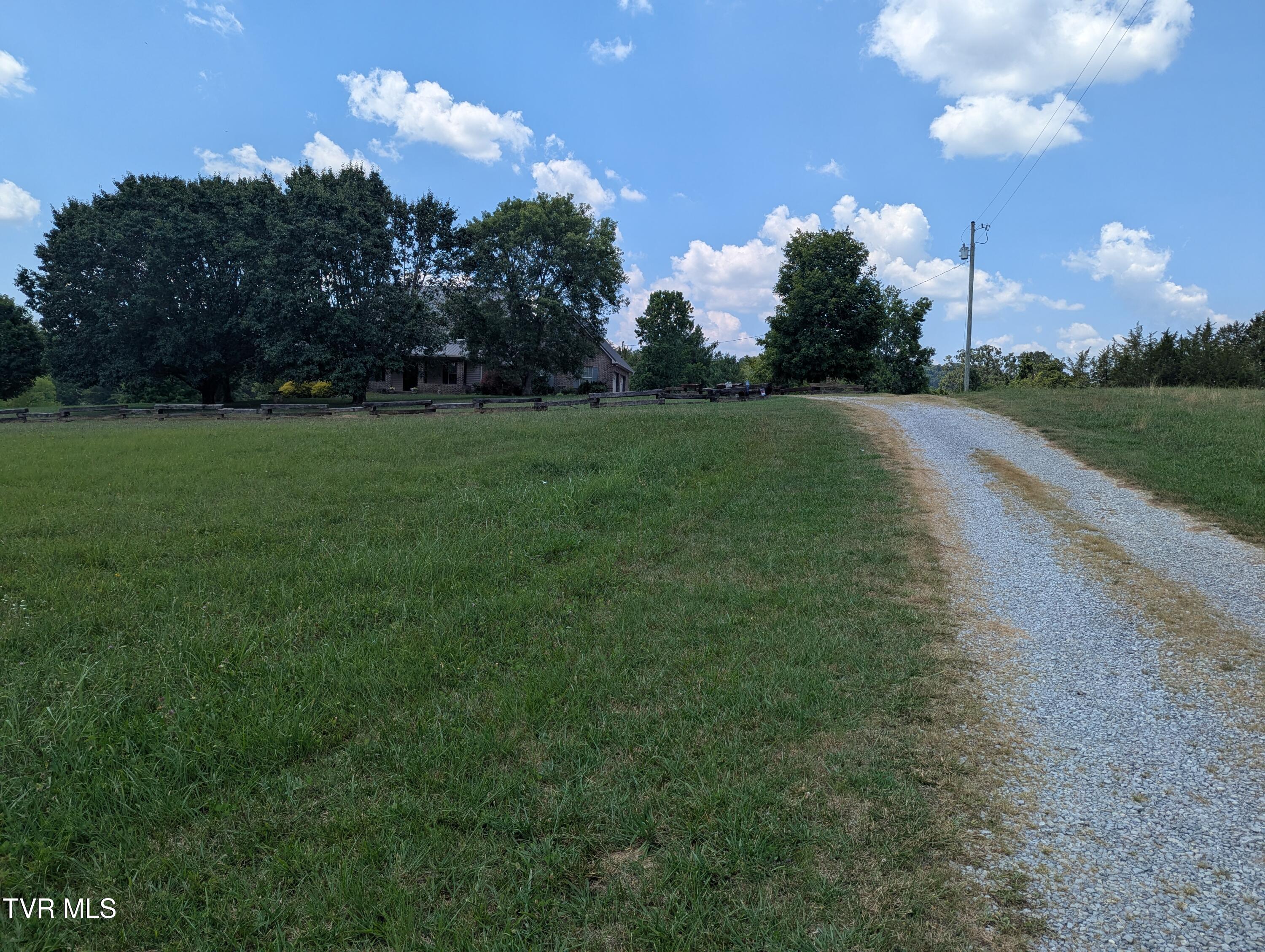 1473 Oasis Road Bulls Gap, TN 37711 - Photo 14 of 143 Approach to house