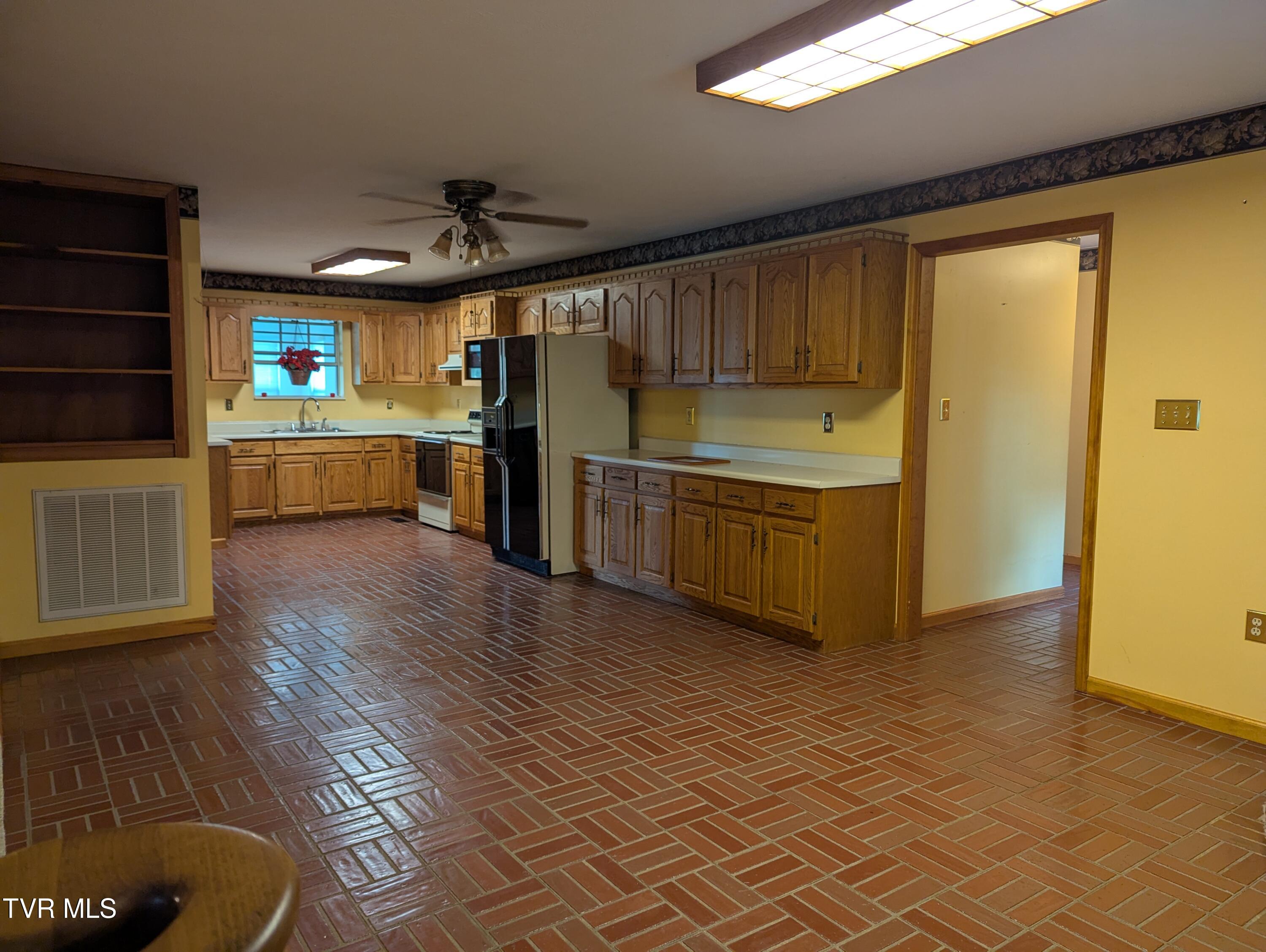 1473 Oasis Road Bulls Gap, TN 37711 - Photo 29 of 143 PXL_20250706_185843691.MP