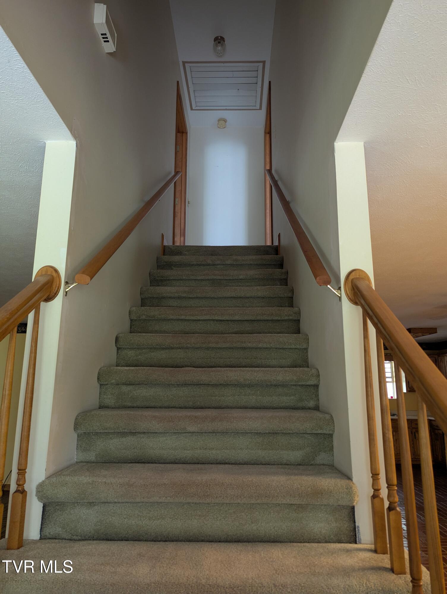 1473 Oasis Road Bulls Gap, TN 37711 - Photo 72 of 143 From entry to upstairs