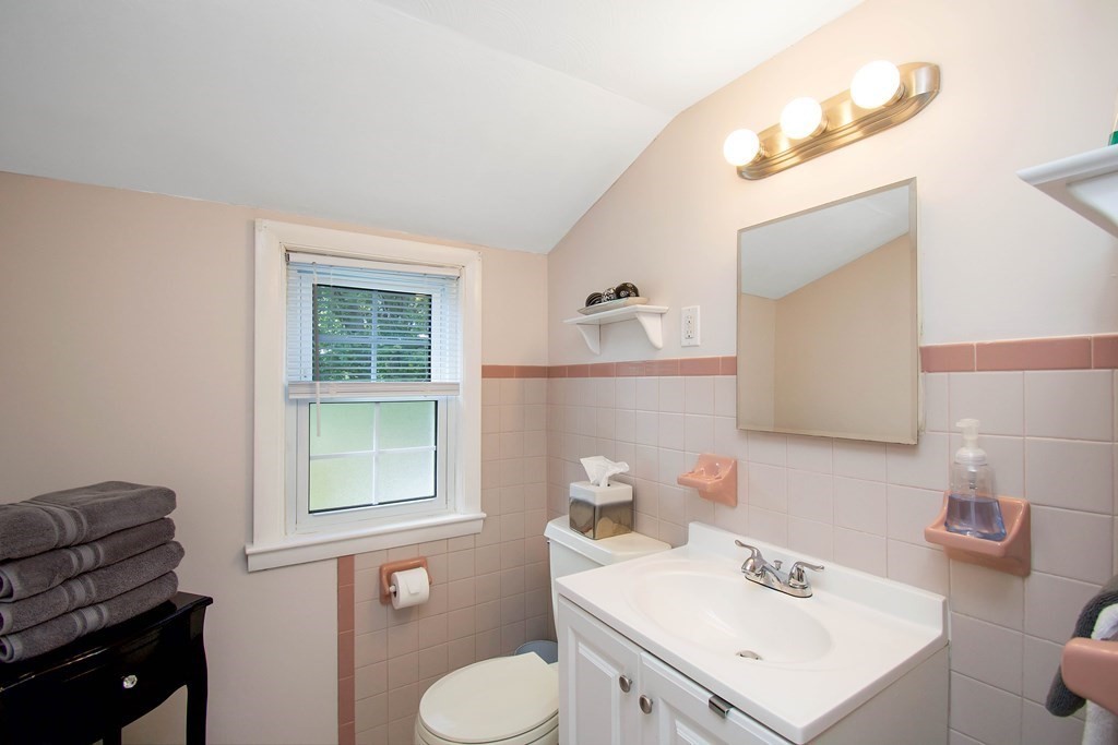 46 Burnside Terrace Springfield, MA 01118 - Photo 26 of 38