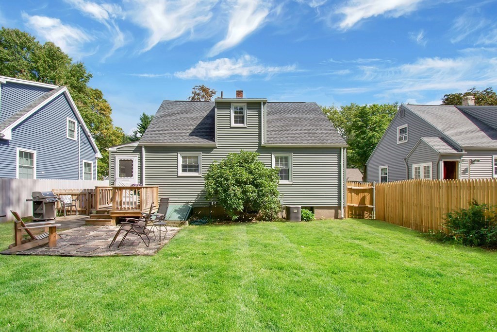 46 Burnside Terrace Springfield, MA 01118 - Photo 32 of 38