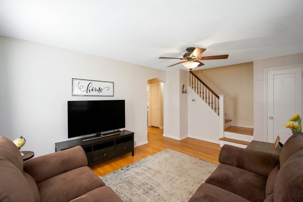 46 Burnside Terrace Springfield, MA 01118 - Photo 4 of 38