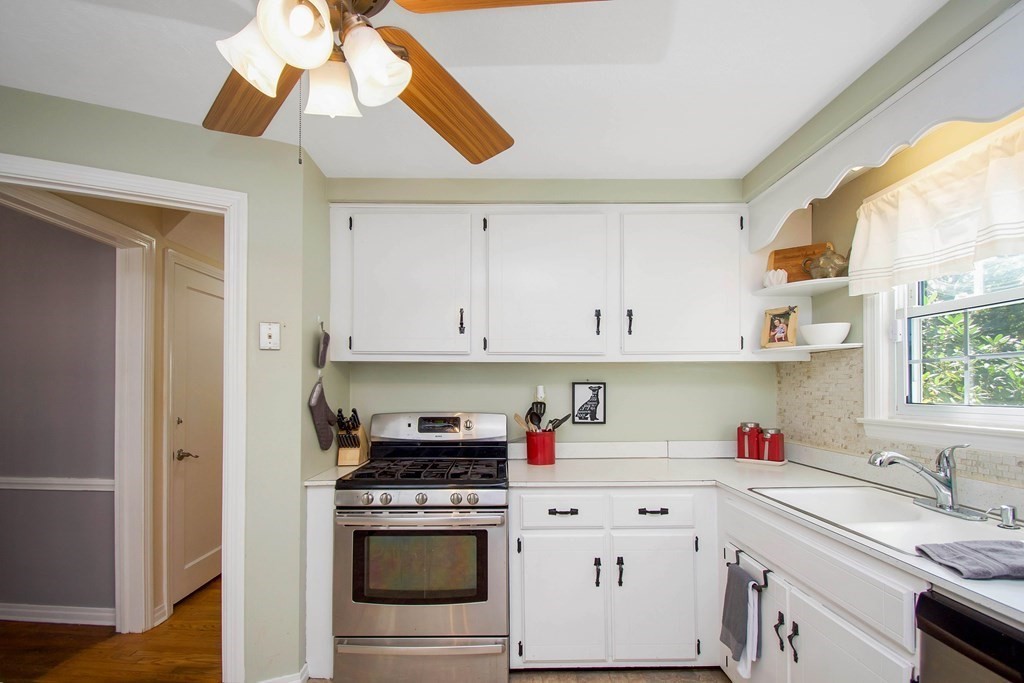 46 Burnside Terrace Springfield, MA 01118 - Photo 7 of 38