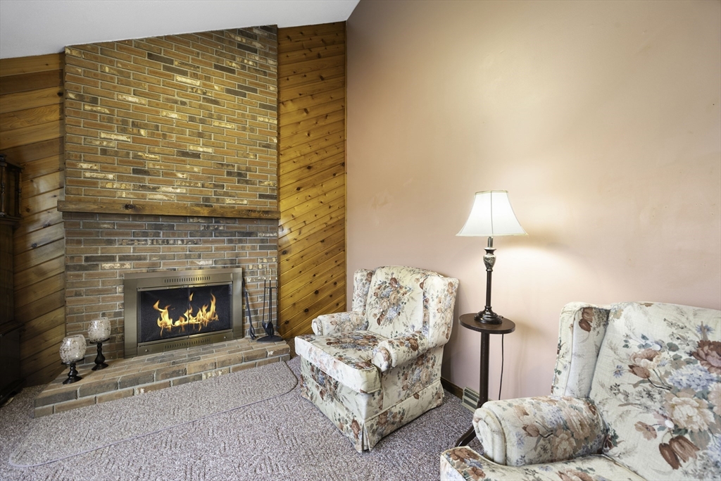 73 Gardner Road Chicopee, MA 01013 - Photo 6 of 31