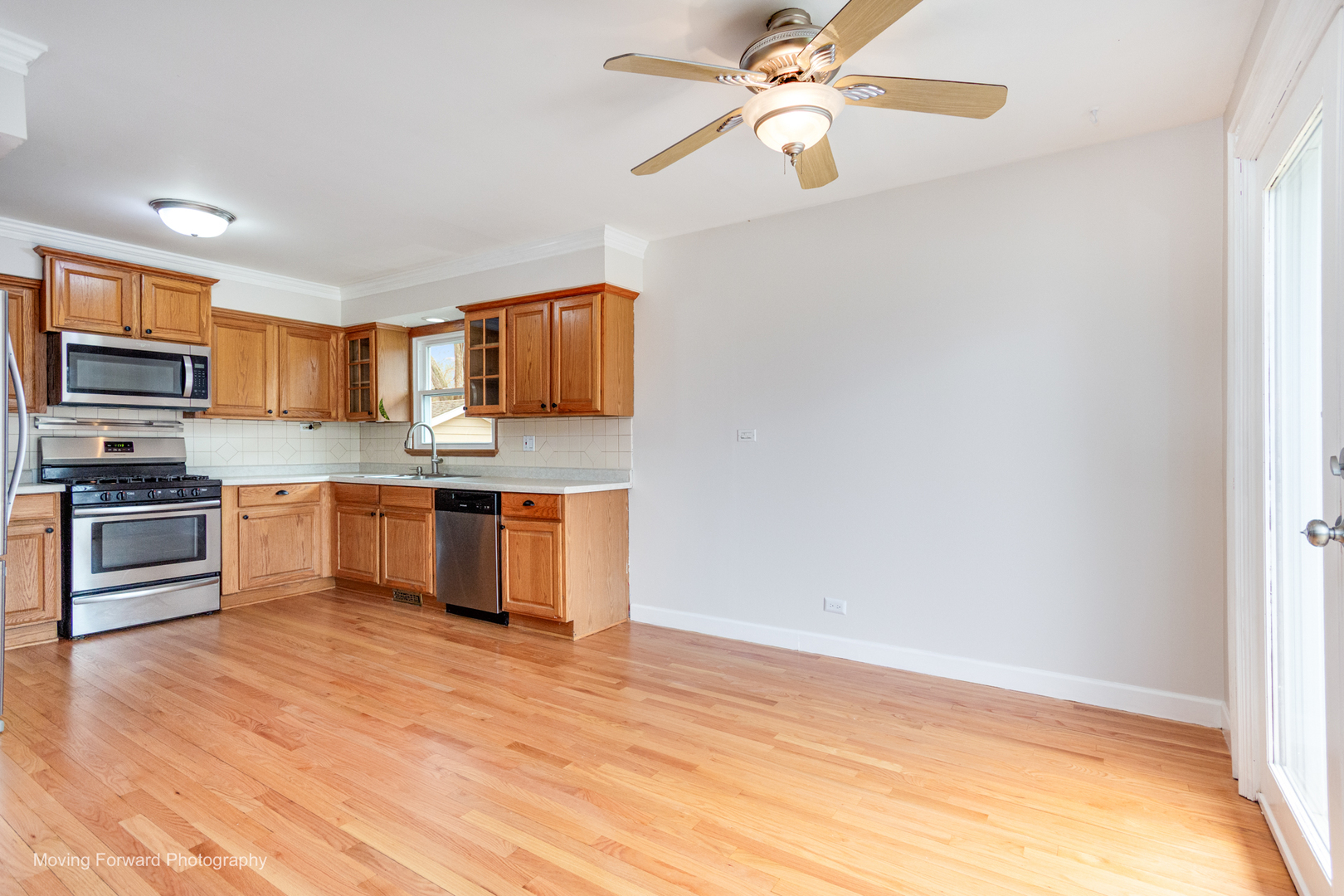 106 Crescent Road Fox River Grove, IL 60021 - Photo 4 of 34