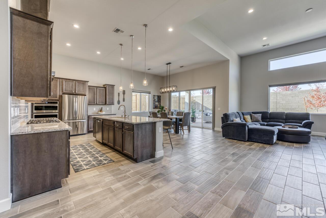 13525 Cobalt Sky Street Reno, NV 89521 - Photo 7 of 40 Photo 7