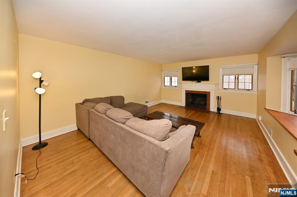 115 Center Street Pompton Lakes, NJ 07442 - Photo 4 of 22