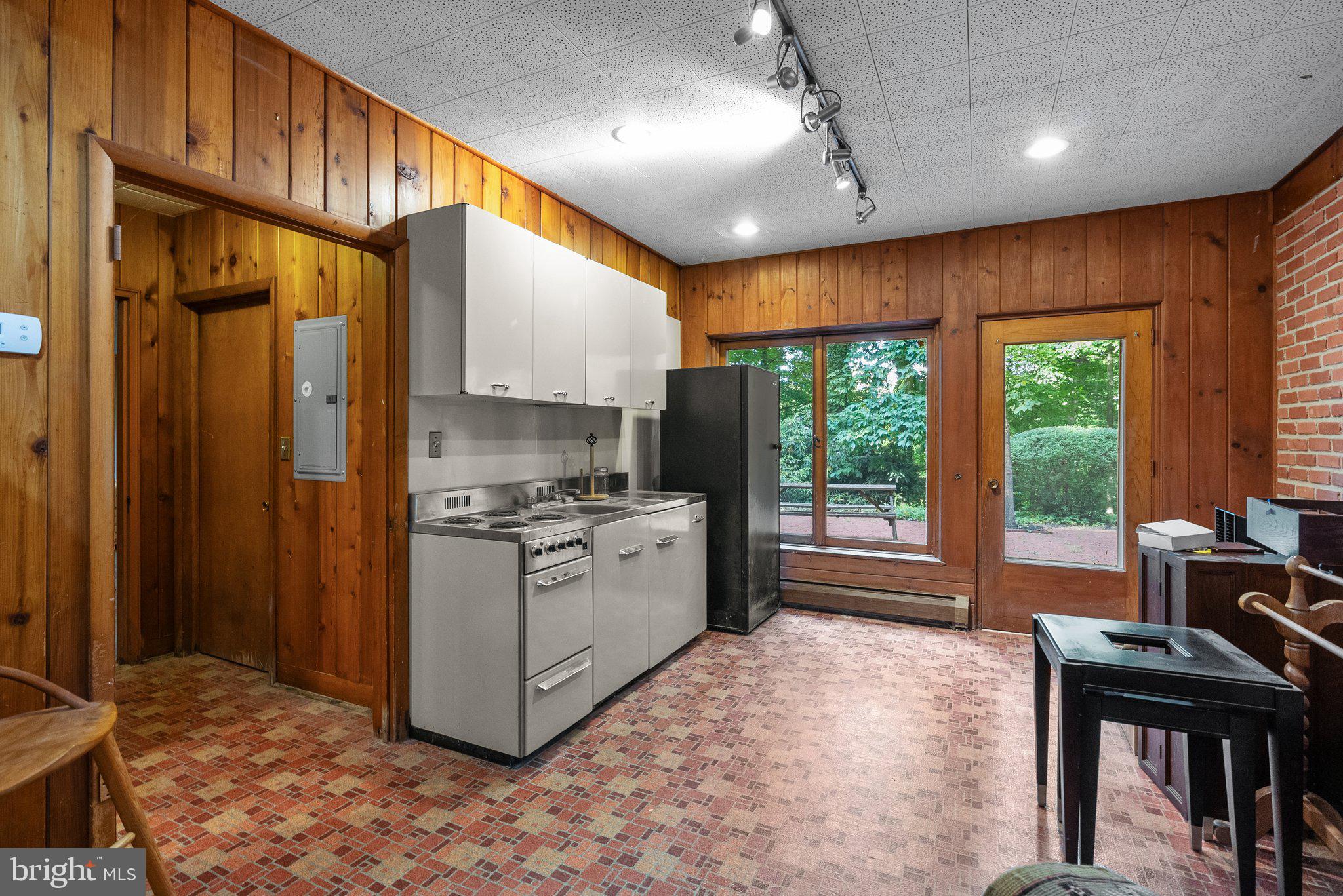 110 Eton Road Yardley, PA 19067 - Photo 34 of 45