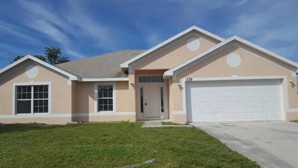 $2,500 | 529 Southwest Baoy Avenue, Port St. Lucie, FL 34953