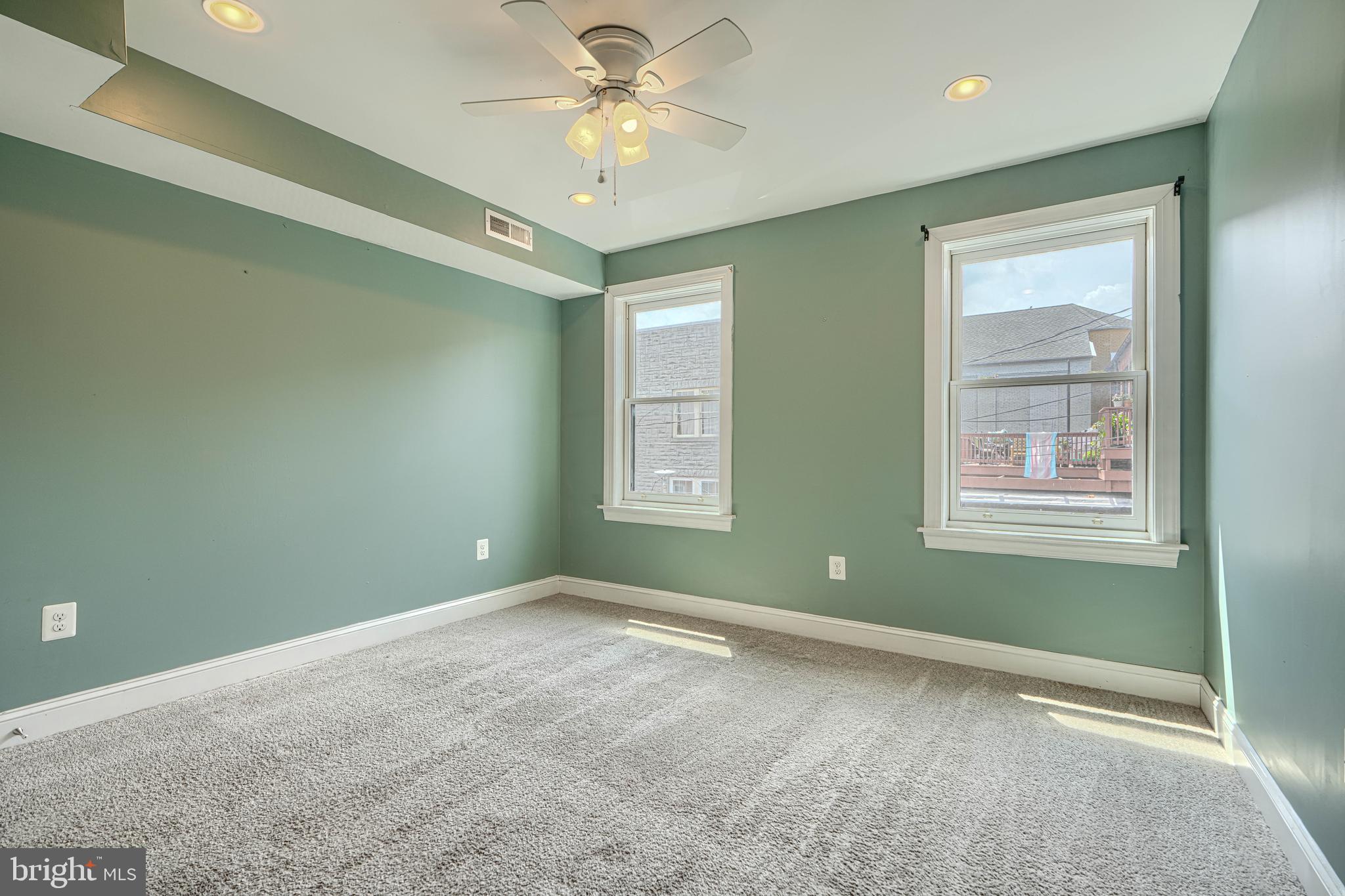325 South Regester Street Baltimore, MD 21231 - Photo 14 of 41