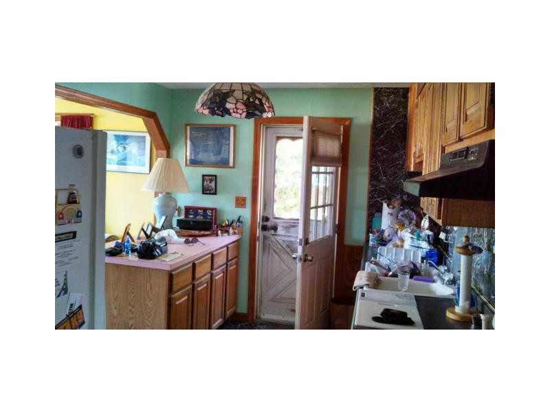 47 Anchorage Road Narragansett, RI 02882 - Photo 5 of 15 Kitchen.