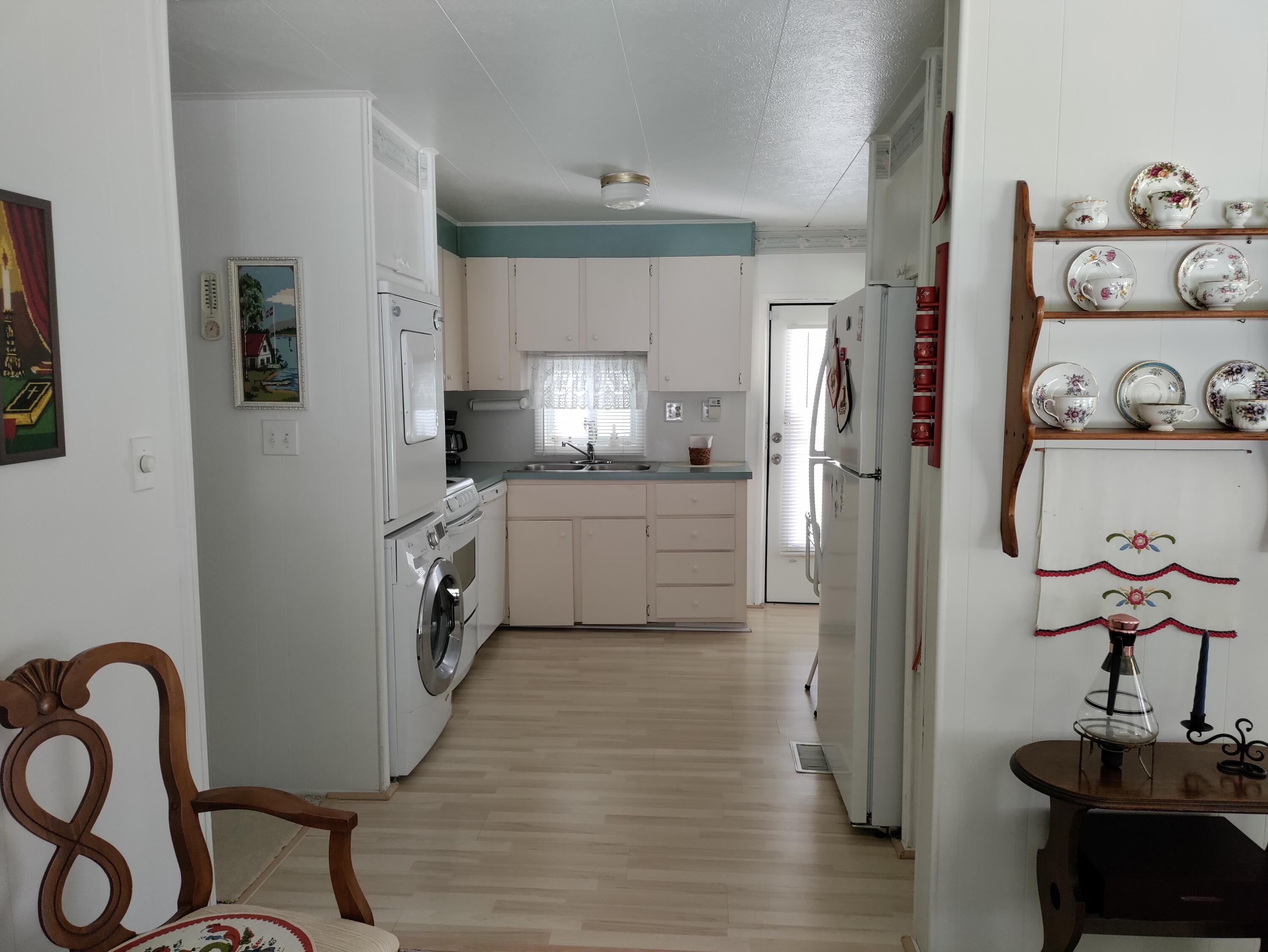 8270 South Street Boca Raton, FL 33433 - Photo 2 of 32 1 Kitchen (2)
