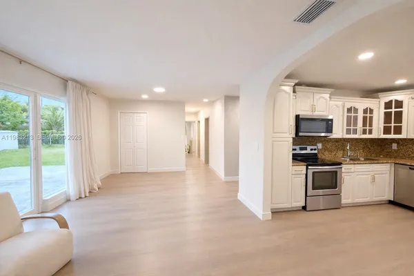 $2,800 | 6885 Northwest 14th Court, Unit 6885, Plantation, FL 33313