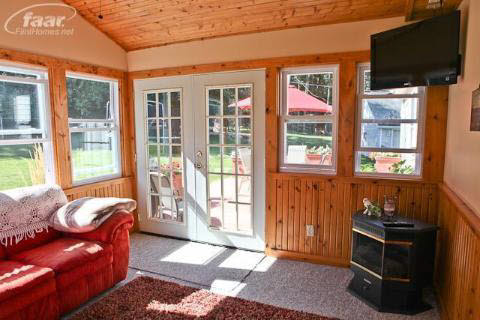 10126 Hartland Road Fenton, MI 48430 - Photo 13 of 38 20279125-12.JPG