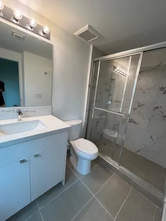 $3,950 | 2511 Pierce Street, Unit 1, Hollywood, FL 33020