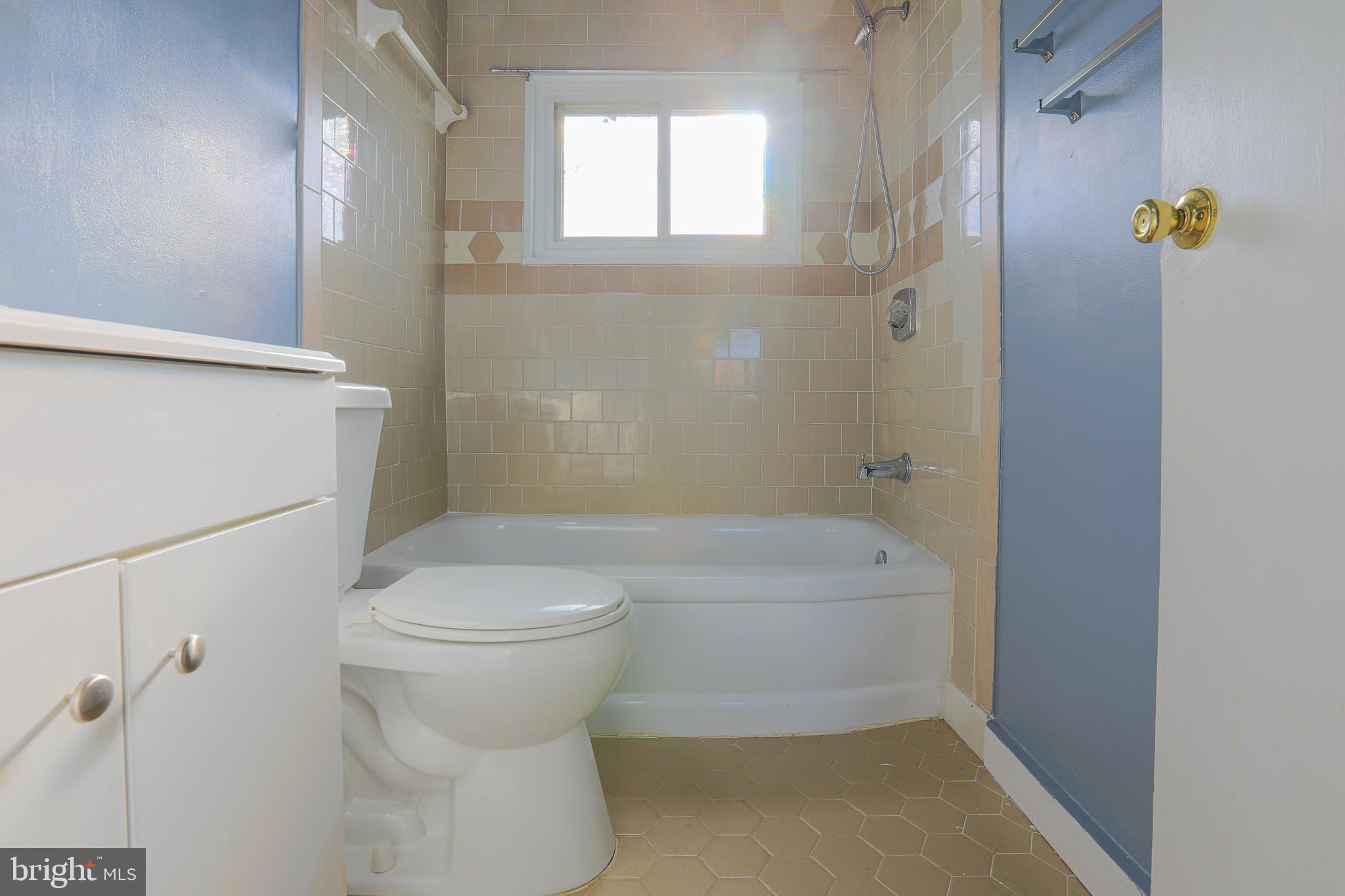 505 Queensgate Road Baltimore, MD 21229 - Photo 21 of 34