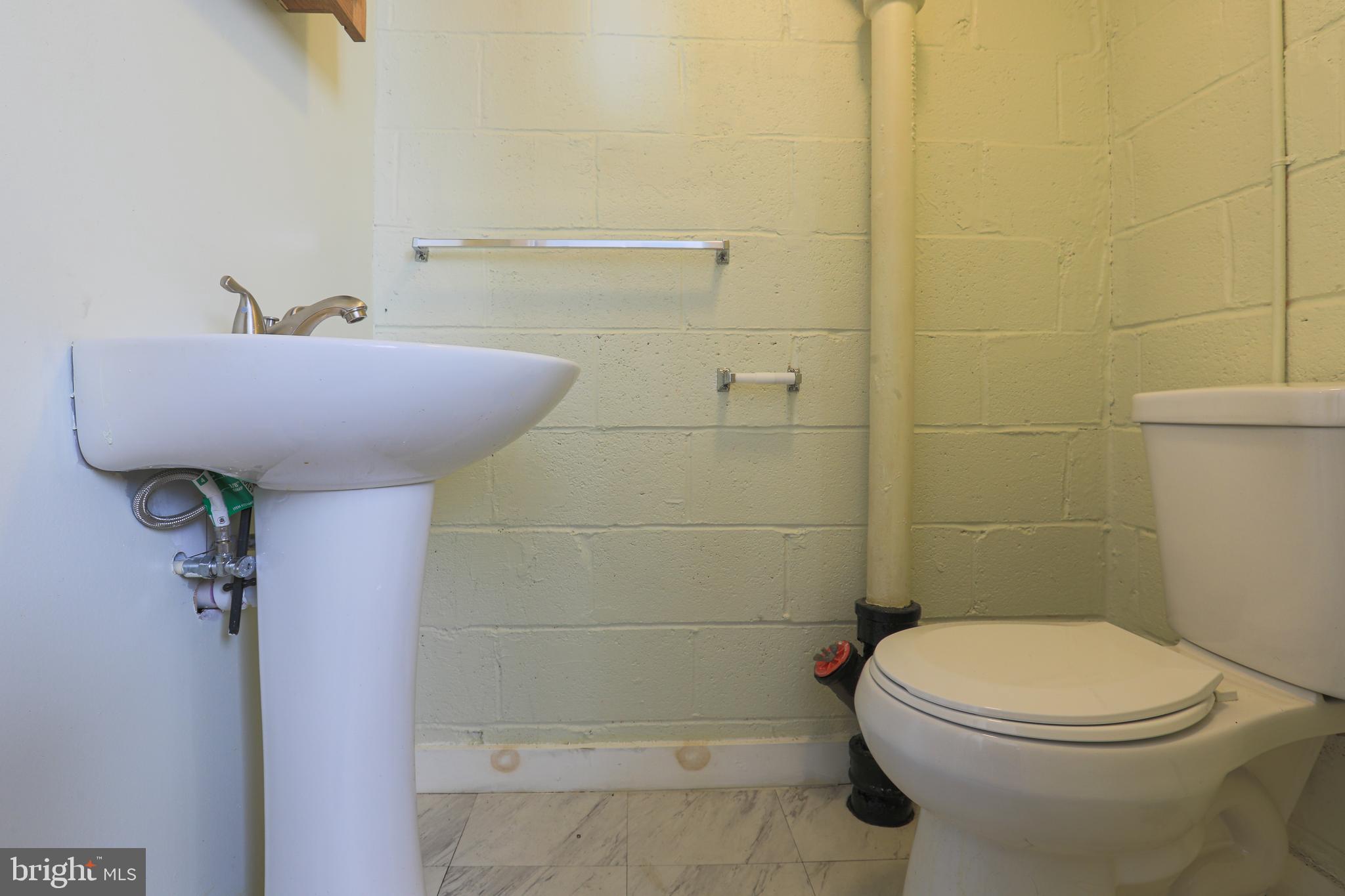 505 Queensgate Road Baltimore, MD 21229 - Photo 29 of 34