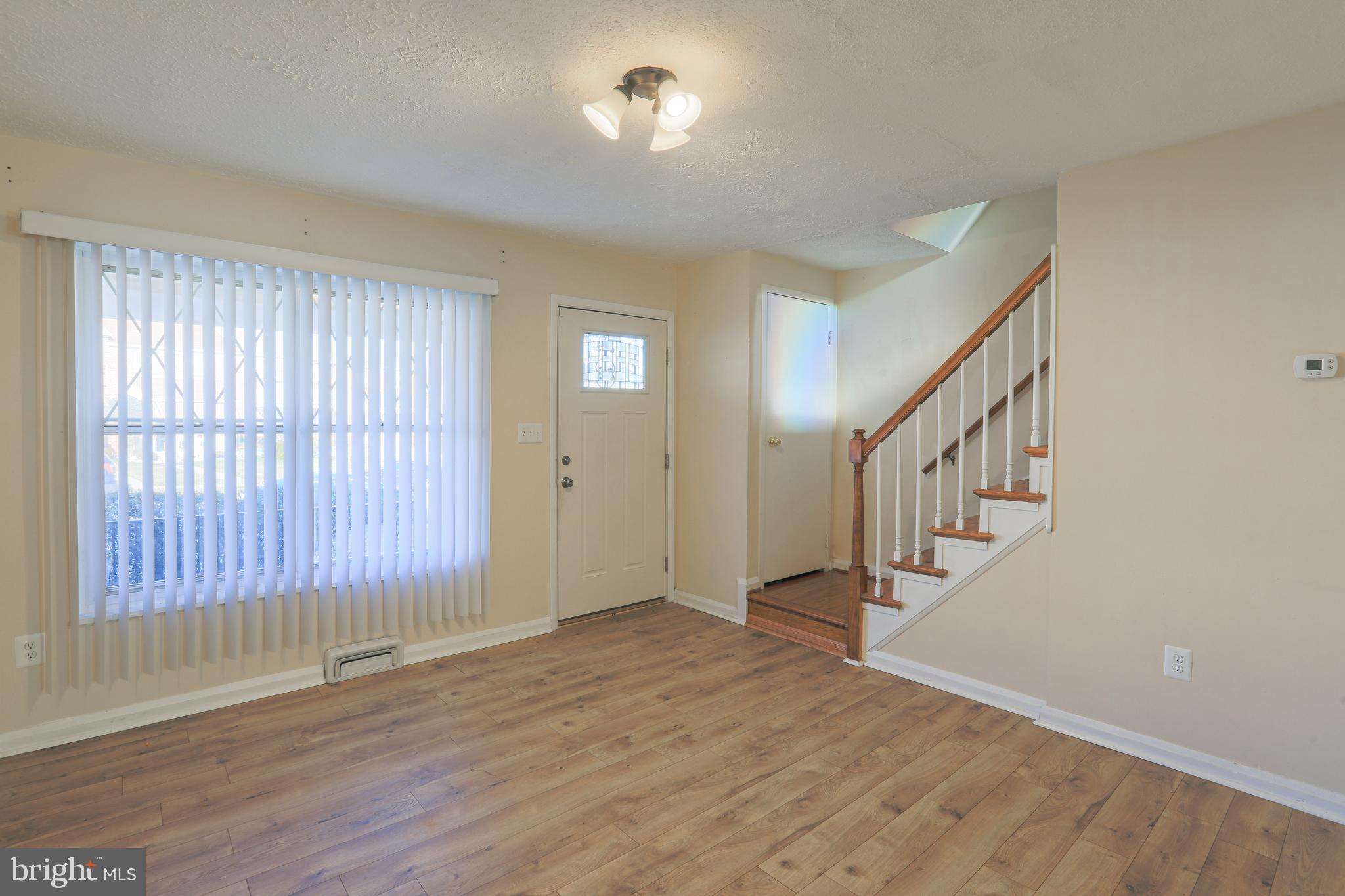 505 Queensgate Road Baltimore, MD 21229 - Photo 7 of 34