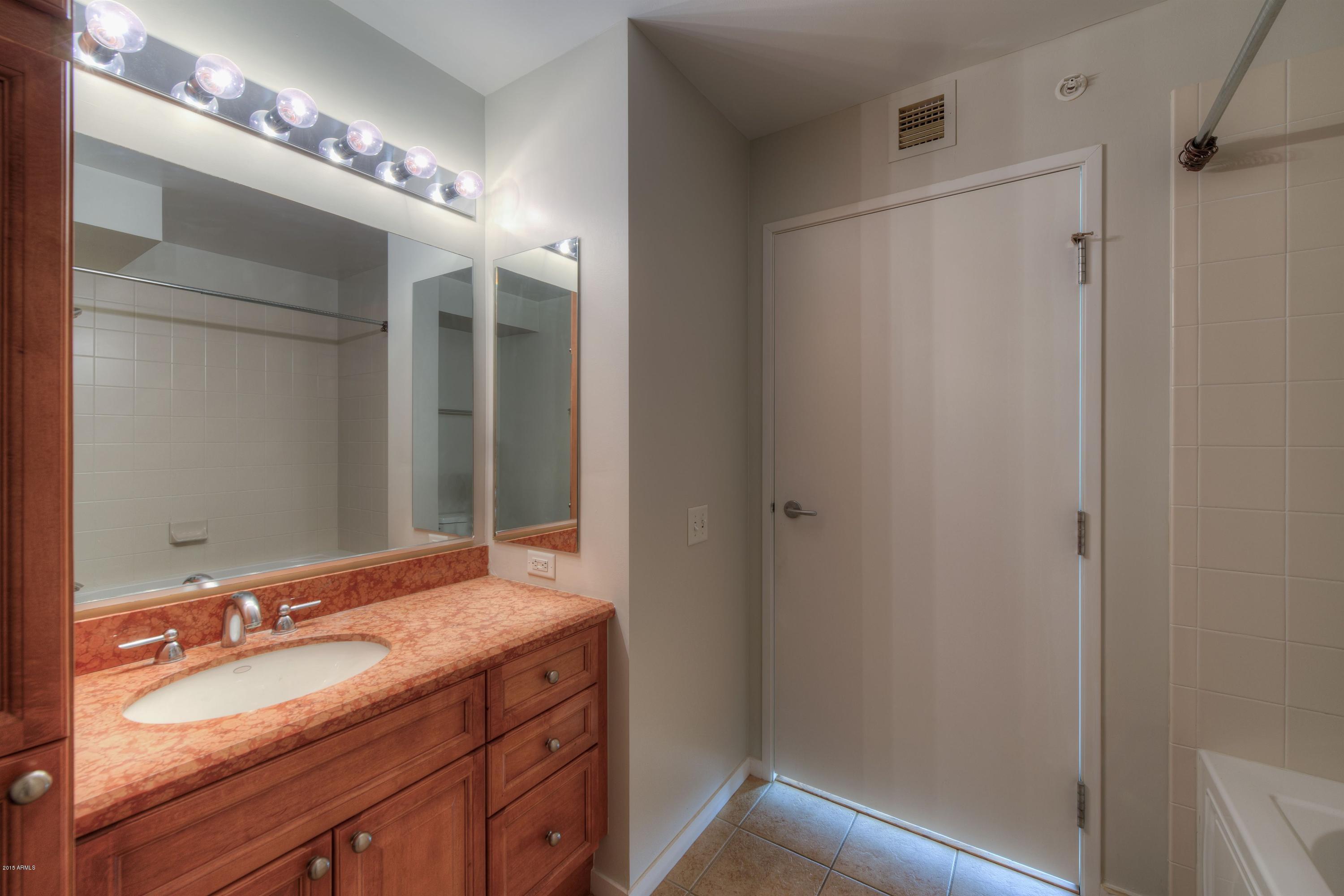 4808 North 24th Street, Unit 1107 Phoenix, AZ 85016 - Photo 11 of 16 012_Second Bathroom