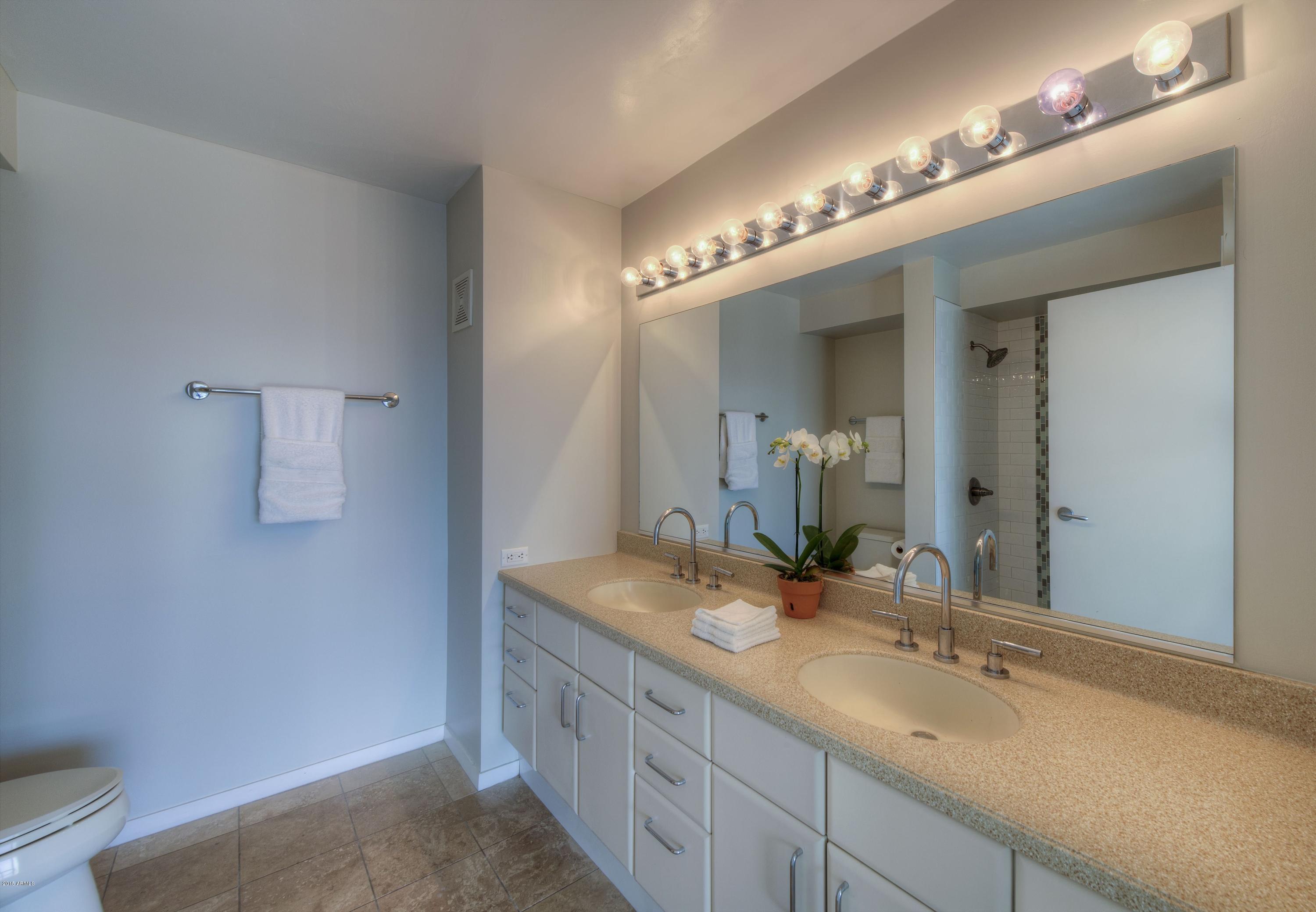 4808 North 24th Street, Unit 1107 Phoenix, AZ 85016 - Photo 7 of 16 008_Master Bathroom