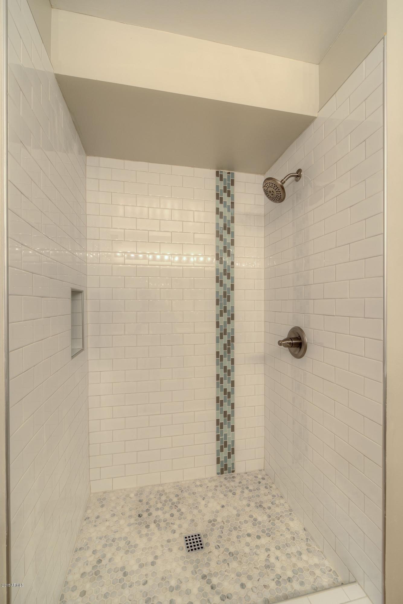 4808 North 24th Street, Unit 1107 Phoenix, AZ 85016 - Photo 8 of 16 009_Shower