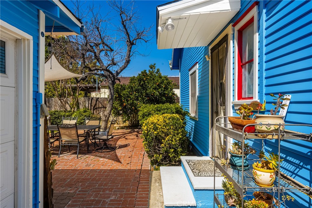 358 North Shaffer Street Orange, CA 92866 - Photo 34 of 45 a view of outdoor seating