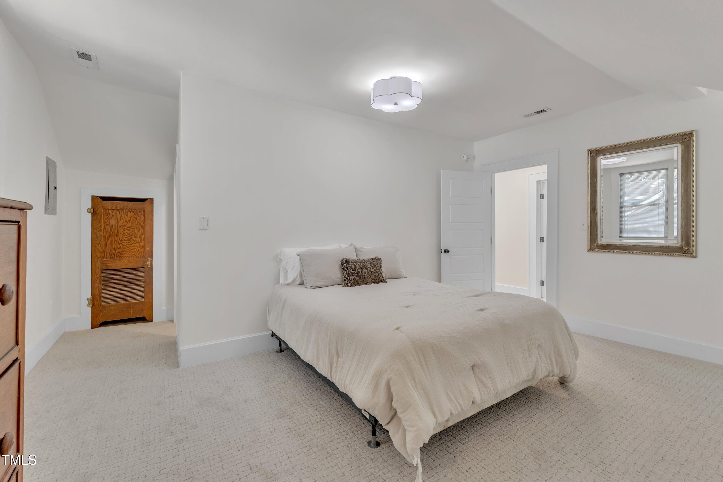406 East Whitaker Mill Road Raleigh, NC 27608 - Photo 29 of 65 37-406 E Whitaker Mill-43