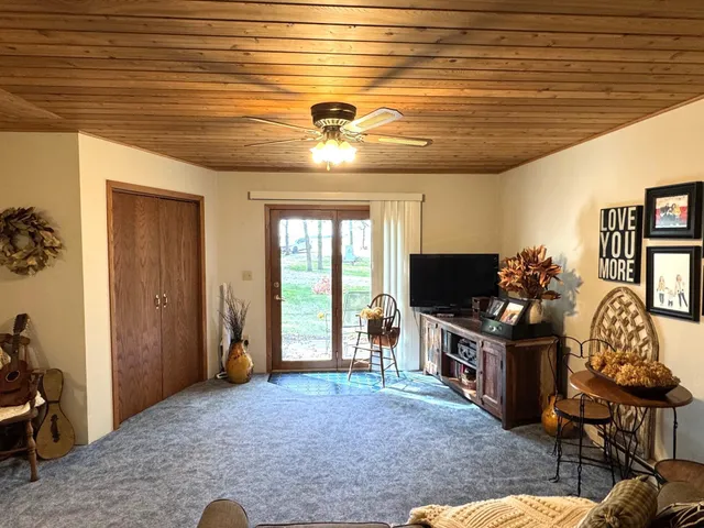 $259,000 | 21136 Highway 89, Roseau, MN 56751