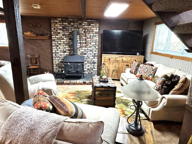 $259,000 | 21136 Highway 89, Roseau, MN 56751