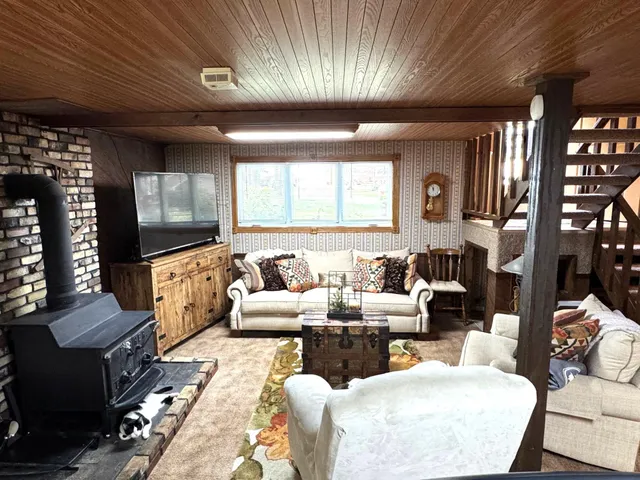 $259,000 | 21136 Highway 89, Roseau, MN 56751