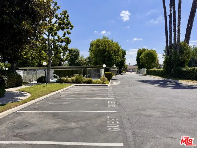 $419,900 | 7025 Glade Avenue, Unit 5, Canoga Park, CA 91303